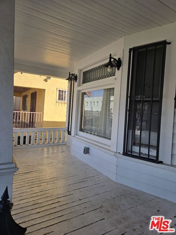320 W 46th Street, Los Angeles, CA 90037 — photo 5