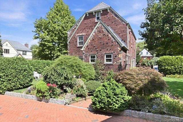 159-02 28th Avenue, Flushing, NY 11358