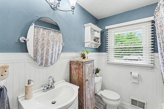531 Locust Street, Chaska, MN 55318