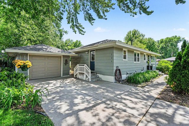 531 Locust Street, Chaska, MN 55318