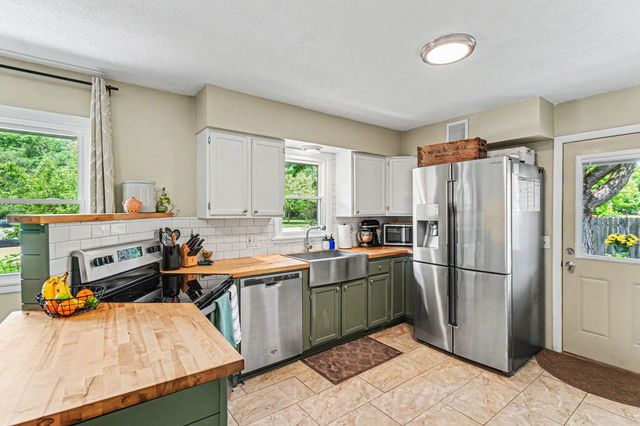 531 Locust Street, Chaska, MN 55318