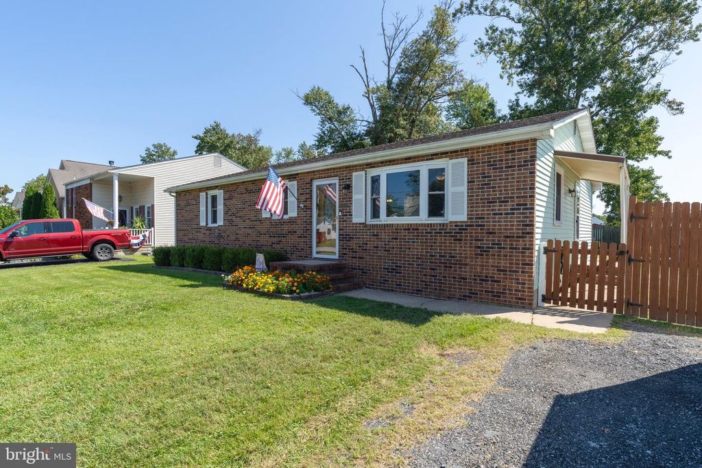13105 PATUXENT RD, Middle River, MD 21220