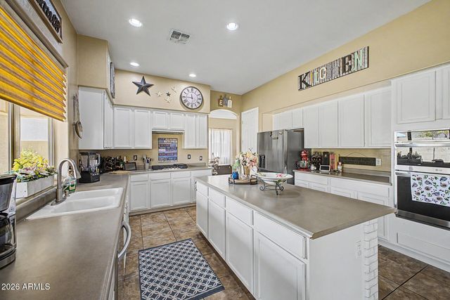 738 E SCORPIO Place, Chandler, AZ 85249