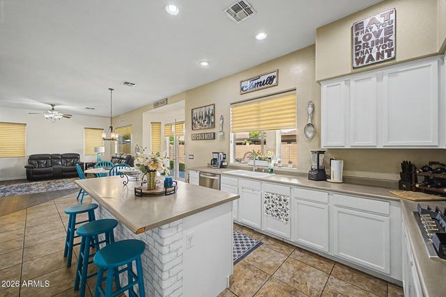 738 E SCORPIO Place, Chandler, AZ 85249