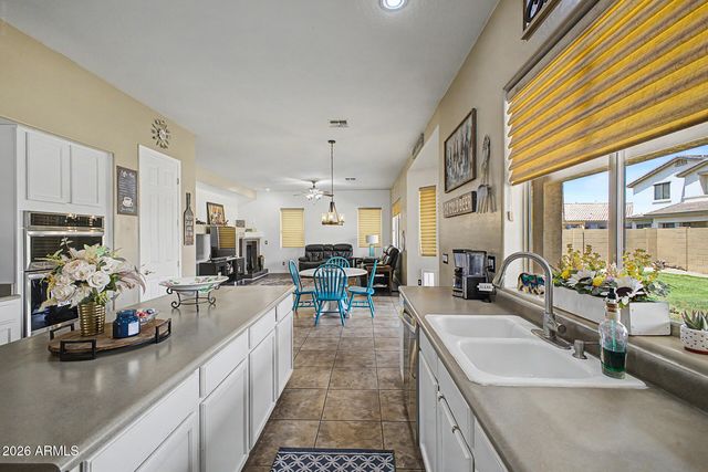 738 E SCORPIO Place, Chandler, AZ 85249