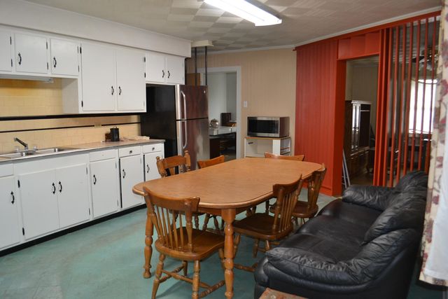 142 Oakridge Dr, Golden Meadow, LA 70357