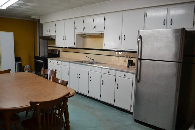 142 Oakridge Dr, Golden Meadow, LA 70357