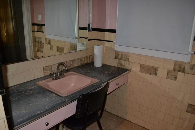 142 Oakridge Dr, Golden Meadow, LA 70357