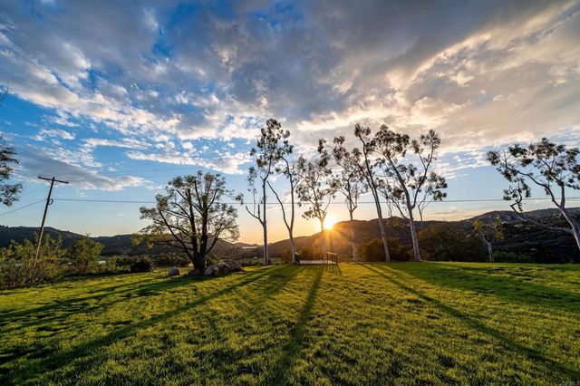 89 Bear Valley Heights Road, Escondido, CA 92027
