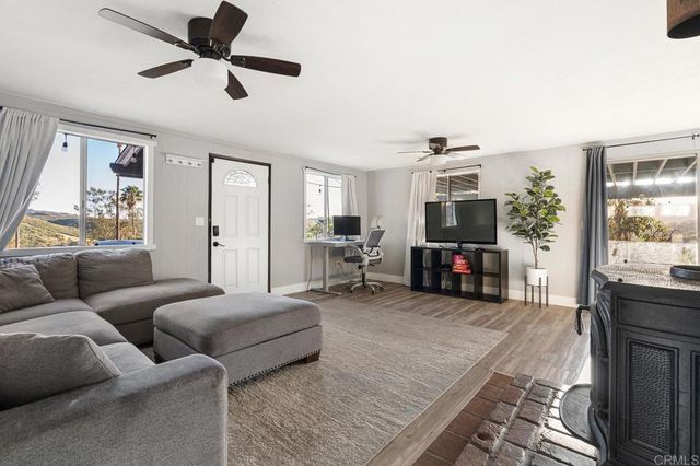 89 Bear Valley Heights Road, Escondido, CA 92027