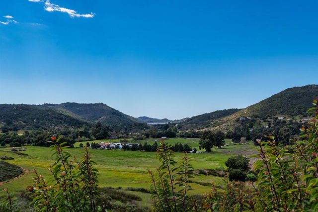 89 Bear Valley Heights Road, Escondido, CA 92027
