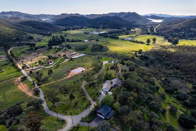 89 Bear Valley Heights Road, Escondido, CA 92027