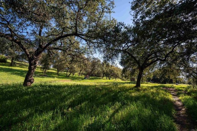89 Bear Valley Heights Road, Escondido, CA 92027