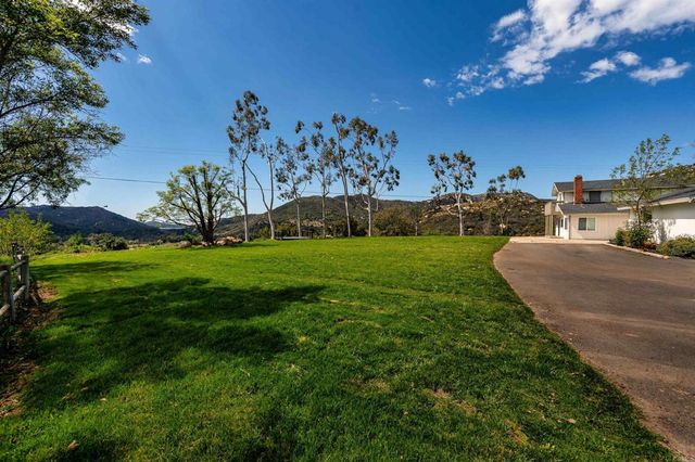 89 Bear Valley Heights Road, Escondido, CA 92027