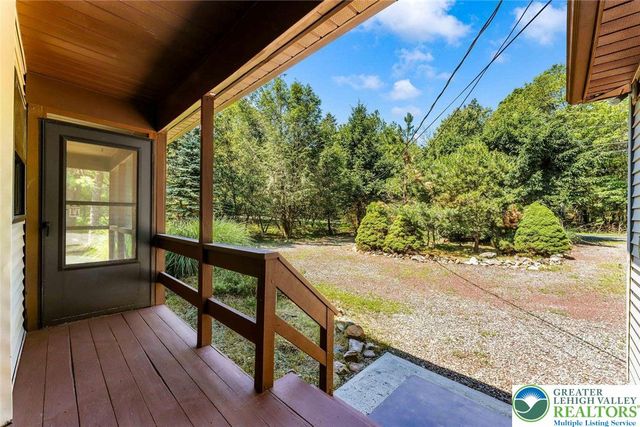 28 Penn Forest Trail, Penn Forest Twp, PA 18210