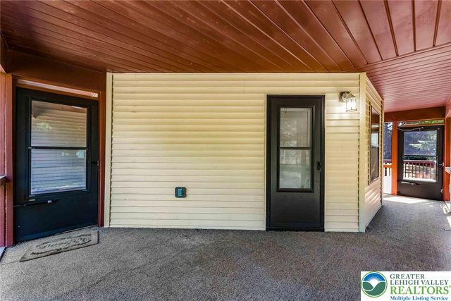 28 Penn Forest Trail, Penn Forest Twp, PA 18210