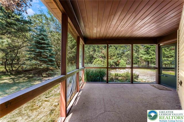 28 Penn Forest Trail, Penn Forest Twp, PA 18210