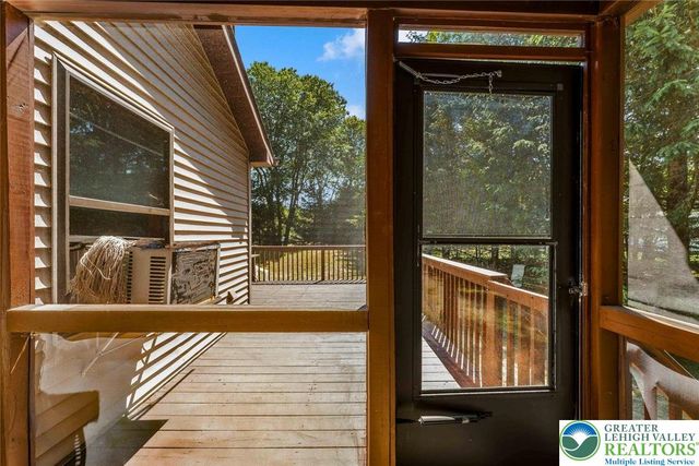 28 Penn Forest Trail, Penn Forest Twp, PA 18210