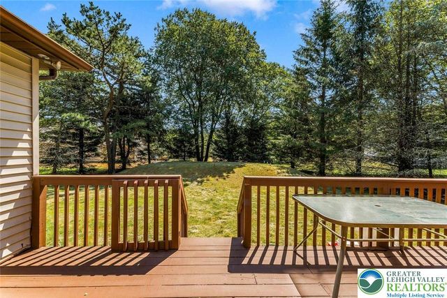 28 Penn Forest Trail, Penn Forest Twp, PA 18210