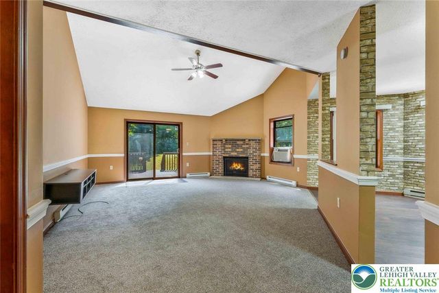 28 Penn Forest Trail, Penn Forest Twp, PA 18210