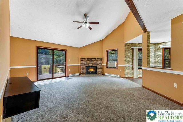 28 Penn Forest Trail, Penn Forest Twp, PA 18210