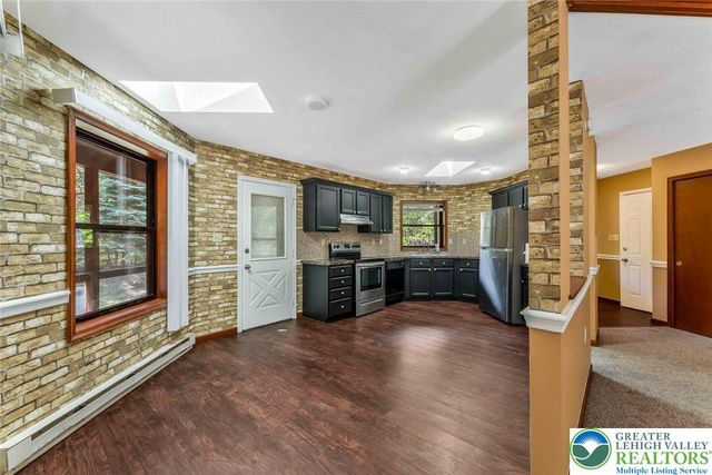 28 Penn Forest Trail, Penn Forest Twp, PA 18210