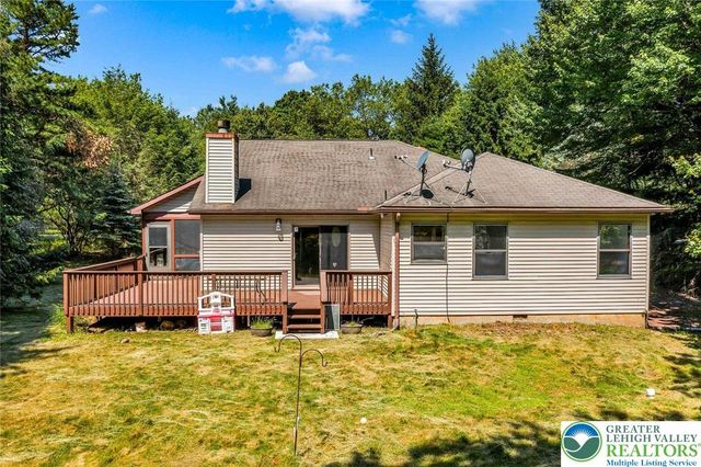 28 Penn Forest Trail, Penn Forest Twp, PA 18210