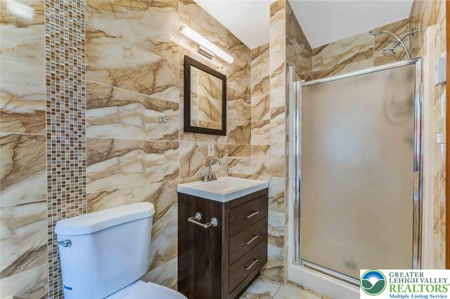 28 Penn Forest Trail, Penn Forest Twp, PA 18210