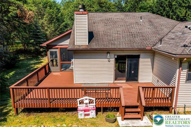 28 Penn Forest Trail, Penn Forest Twp, PA 18210