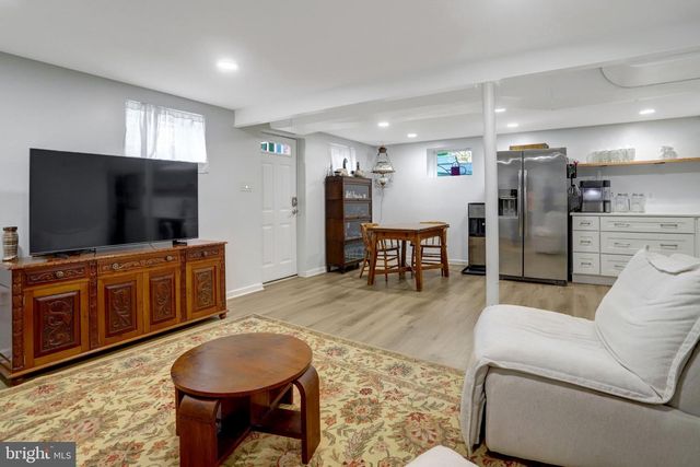 5510 KINGS PARK DR, Springfield, VA 22151