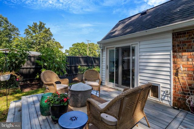 5510 KINGS PARK DR, Springfield, VA 22151