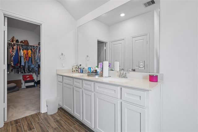 4050 Champlain Way, Rosharon, TX 77583
