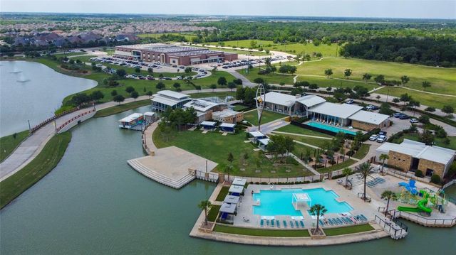 4050 Champlain Way, Rosharon, TX 77583