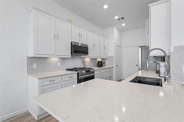 4050 Champlain Way, Rosharon, TX 77583