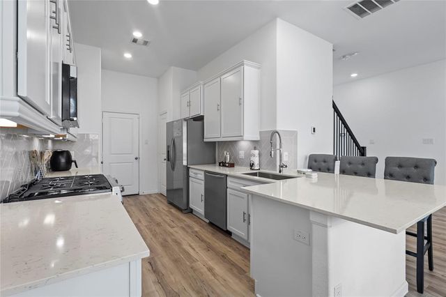 4050 Champlain Way, Rosharon, TX 77583