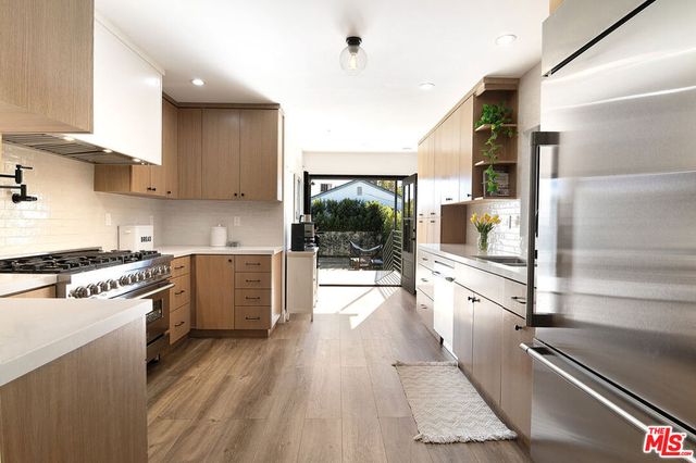 13220 Erwin Street, Van Nuys, CA 91401