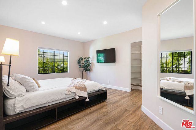 13220 Erwin Street, Van Nuys, CA 91401
