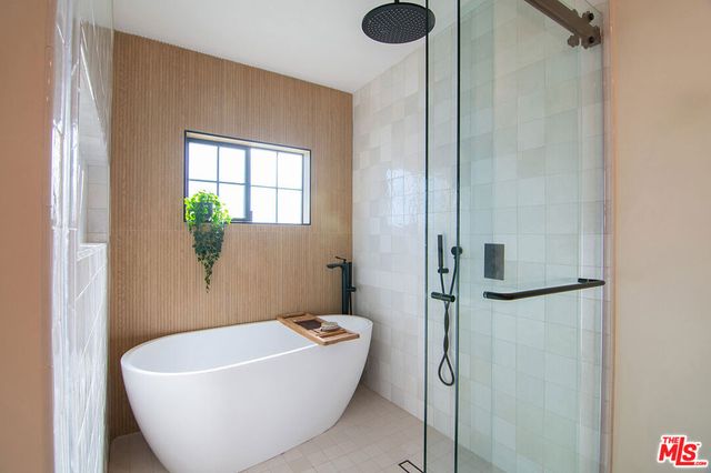 13220 Erwin Street, Van Nuys, CA 91401