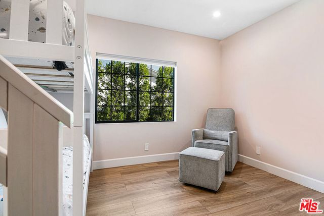 13220 Erwin Street, Van Nuys, CA 91401