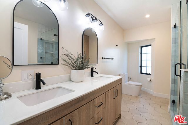 13220 Erwin Street, Van Nuys, CA 91401