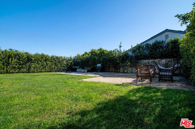 13220 Erwin Street, Van Nuys, CA 91401