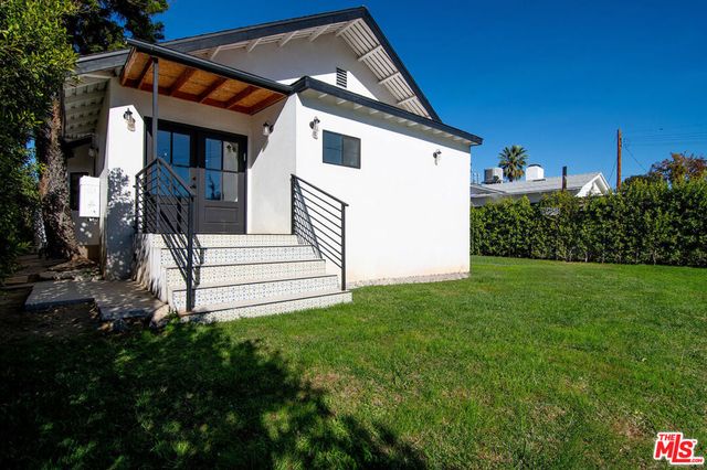 13220 Erwin Street, Van Nuys, CA 91401
