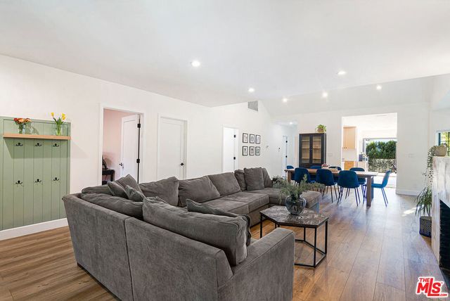 13220 Erwin Street, Van Nuys, CA 91401