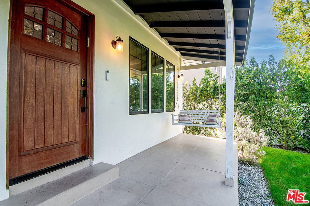 13220 Erwin Street, Van Nuys, CA 91401