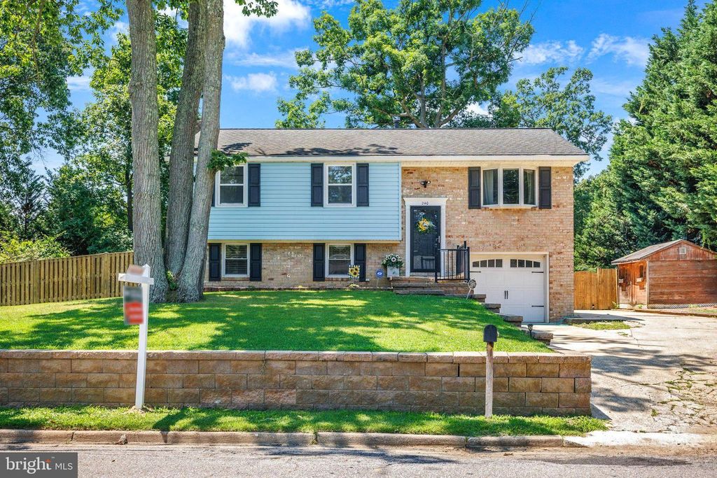 240 S CAROLINA AVE, Pasadena, MD 21122