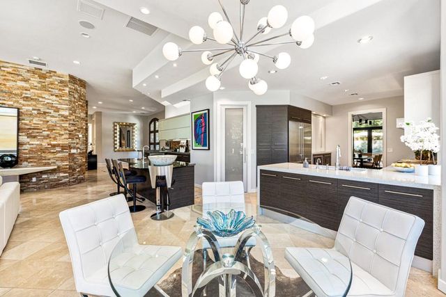 28 Clancy Lane S, Rancho Mirage, CA 92270