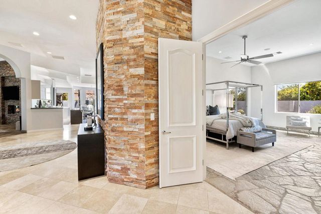 28 Clancy Lane S, Rancho Mirage, CA 92270