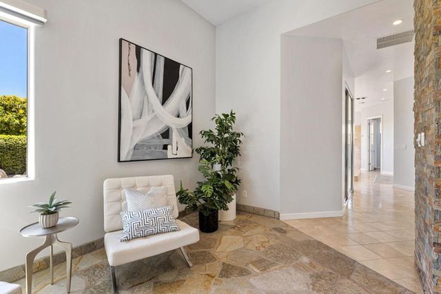 28 Clancy Lane S, Rancho Mirage, CA 92270