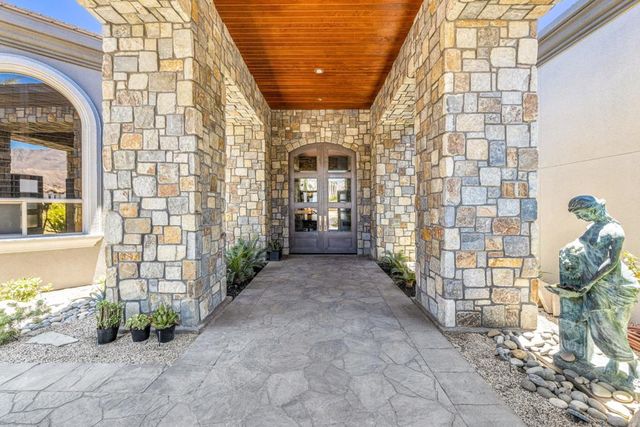 28 Clancy Lane S, Rancho Mirage, CA 92270