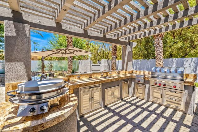 28 Clancy Lane S, Rancho Mirage, CA 92270